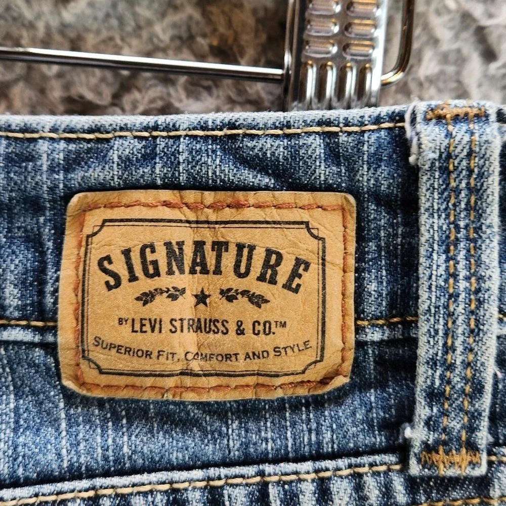 Levis levi signature